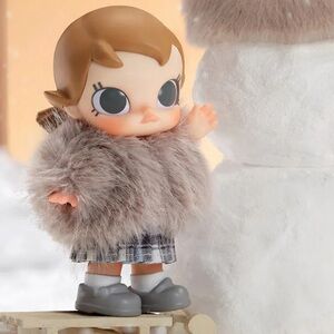 The First Snowflake Baby Molly Winter Fit Check Series Vinyl Plush Pendant